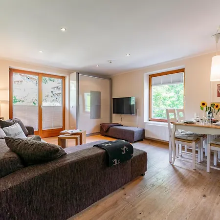 Jaeger * マリア・アルム・アム・シュタイナーネン・メアー